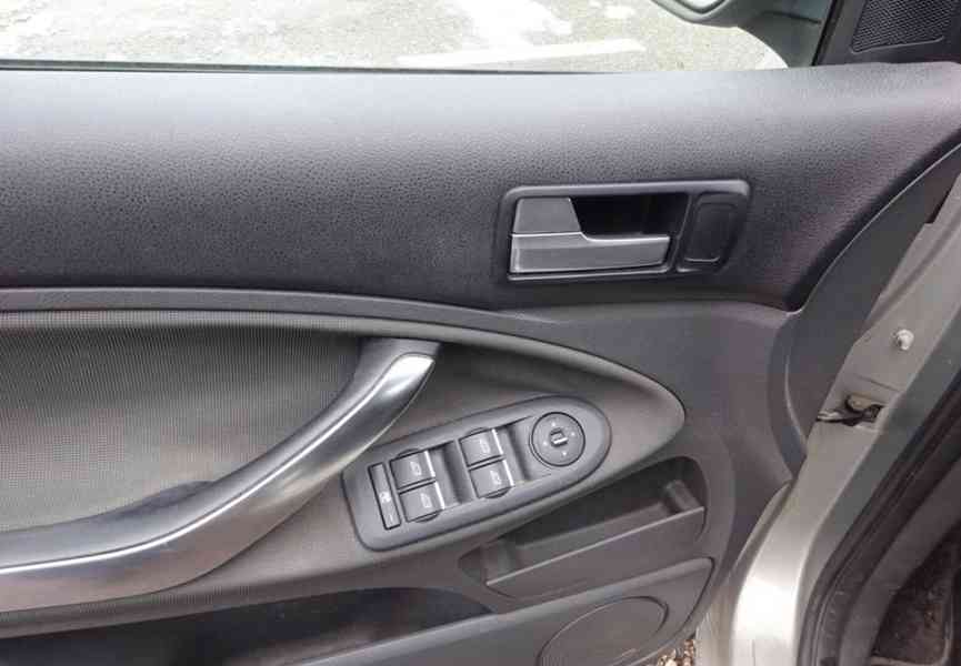 Ford C-Max 1.6i r.v.2010 (74 kw) 1.Majitel Koupeno v ČR - foto 6