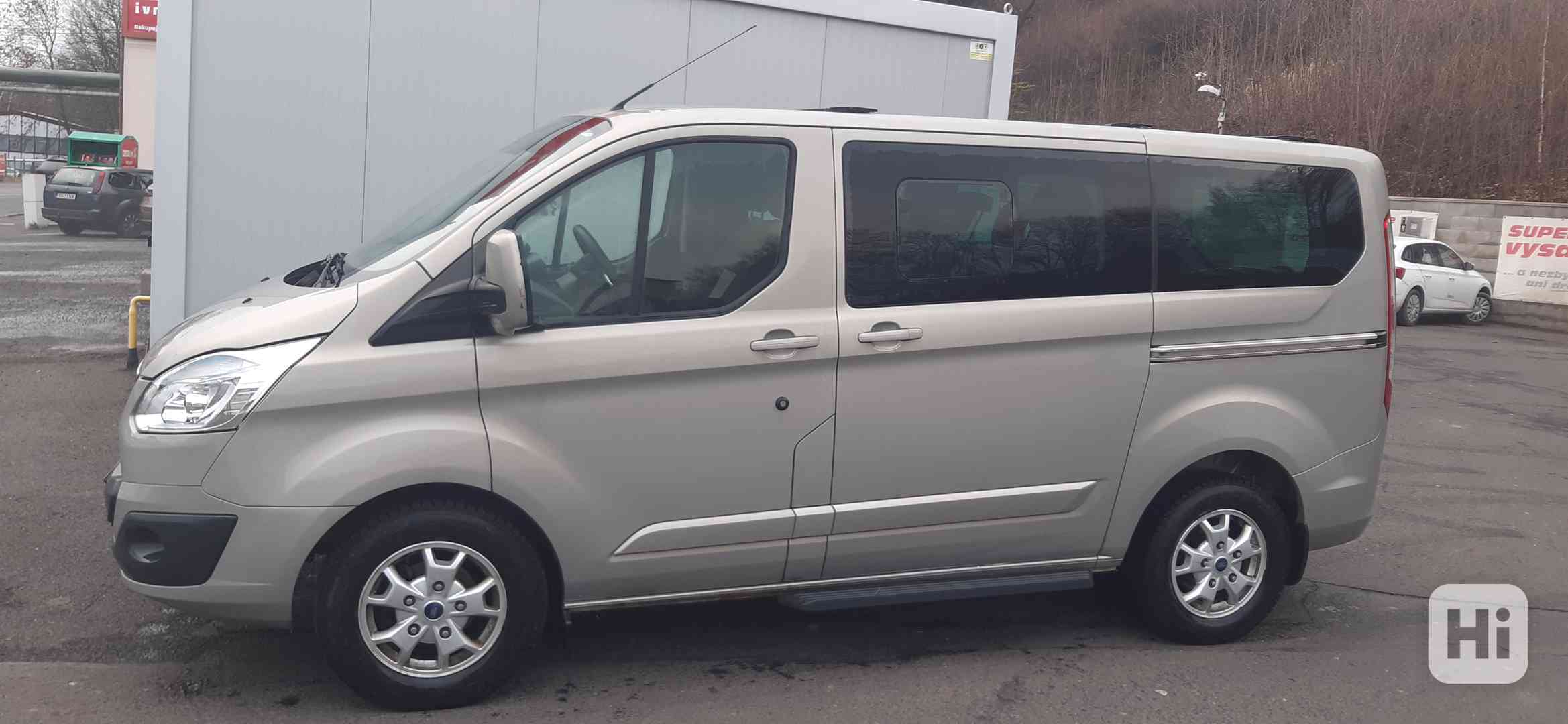 Ford Tourneo Custom 2,2 TDCI - foto 1