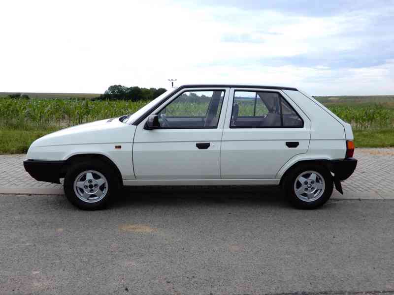 Škoda Favorit 135L, 1990, najeto 26.000km - foto 8