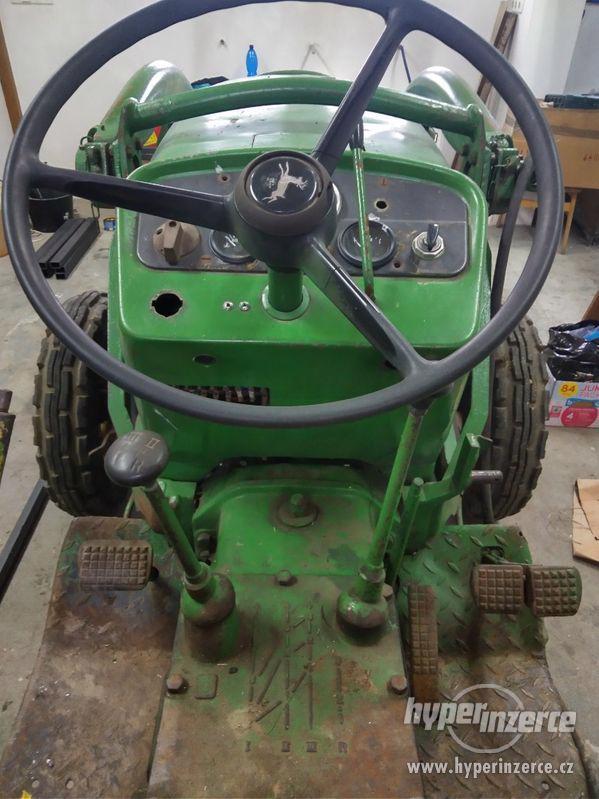 traktor s čelním nakladačem - foto 4