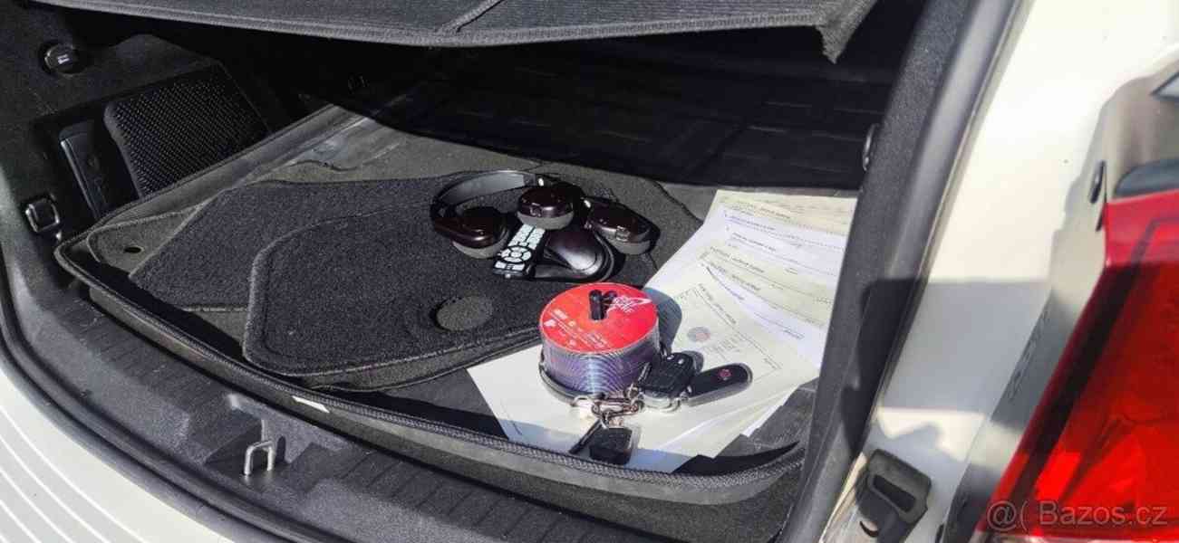 Fiat Freemont 2,0 125 kW - Prostorné a bezpečné - foto 10