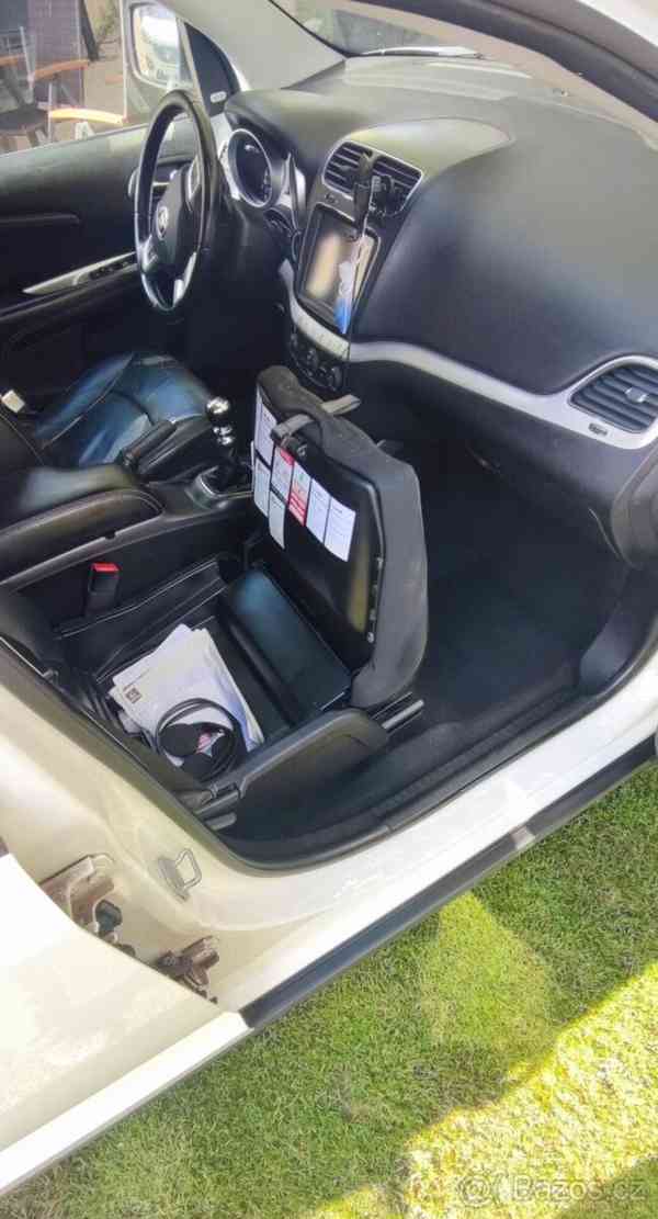 Fiat Freemont 2,0 125 kW - Prostorné a bezpečné - foto 17