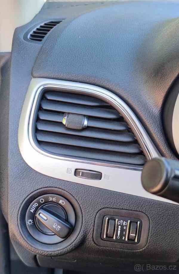 Fiat Freemont 2,0 125 kW - Prostorné a bezpečné - foto 20