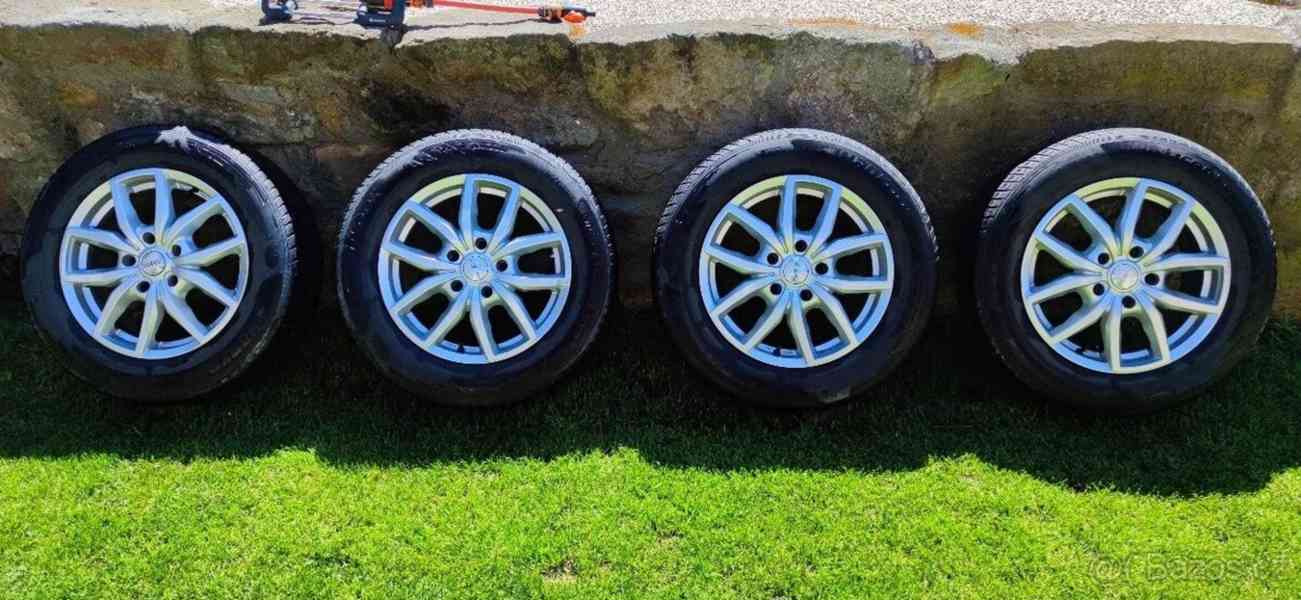 Fiat Freemont 2,0 125 kW - Prostorné a bezpečné - foto 4