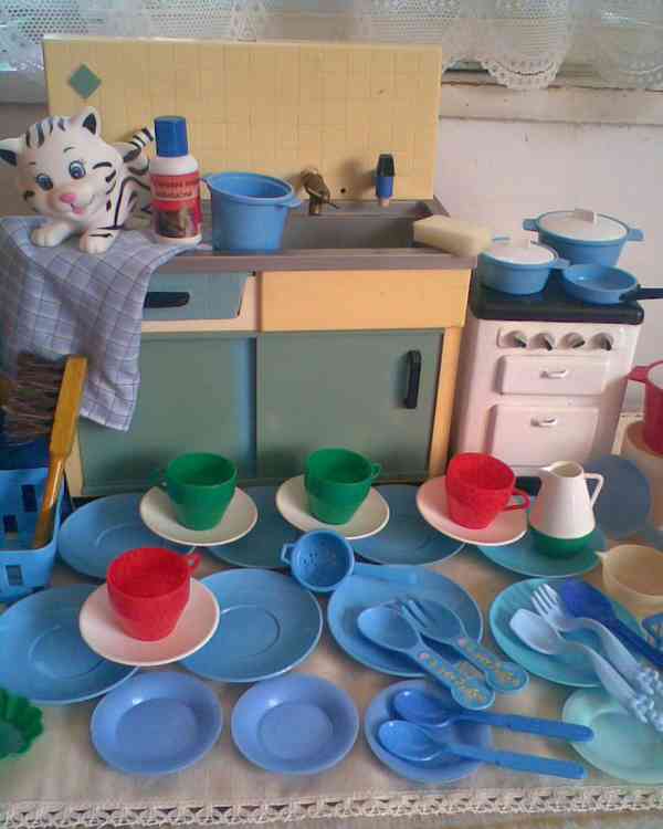 Plná krabice krásných hraček pod stromeček - foto 8