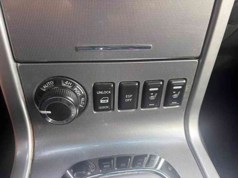 Nissan Pathfinder 2.5DCi 4x4 AUT. 140kw - foto 17