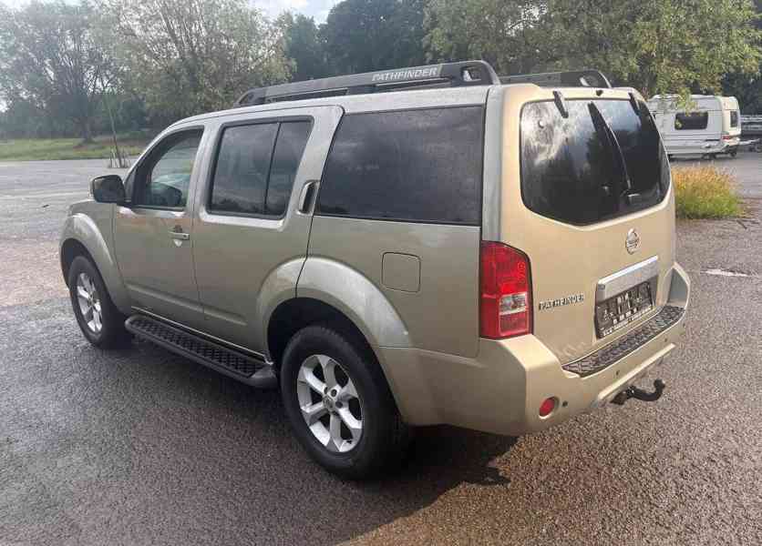Nissan Pathfinder 2.5DCi 4x4 AUT. 140kw - foto 8