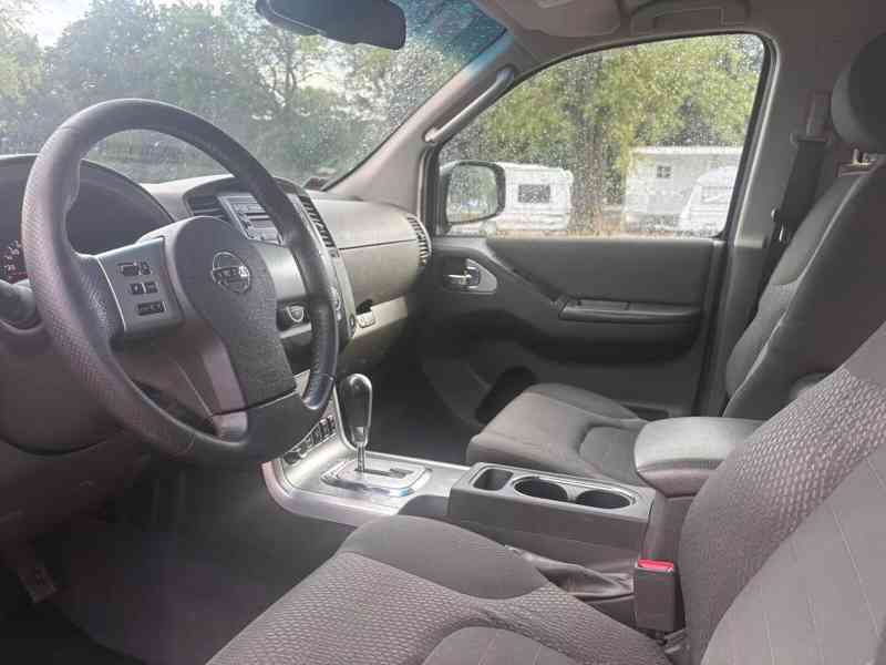 Nissan Pathfinder 2.5DCi 4x4 AUT. 140kw - foto 13