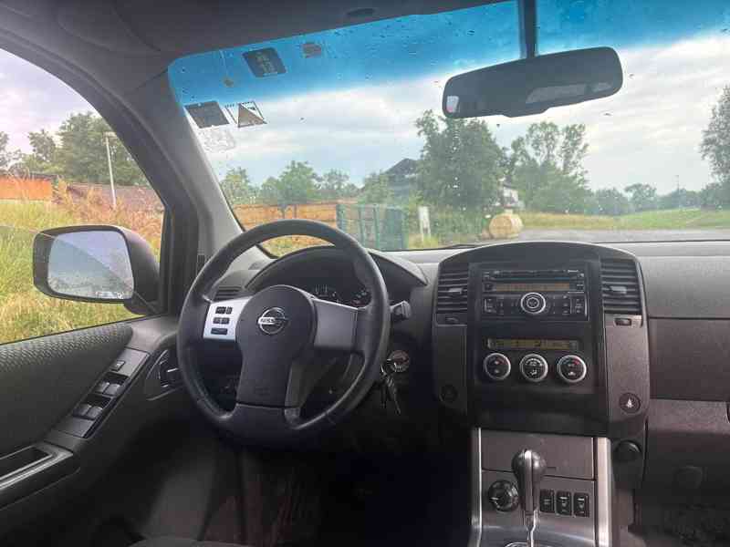 Nissan Pathfinder 2.5DCi 4x4 AUT. 140kw - foto 16