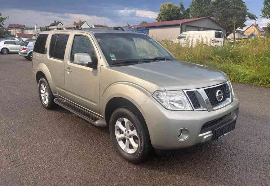 Nissan Pathfinder 2.5DCi 4x4 AUT. 140kw - foto 9