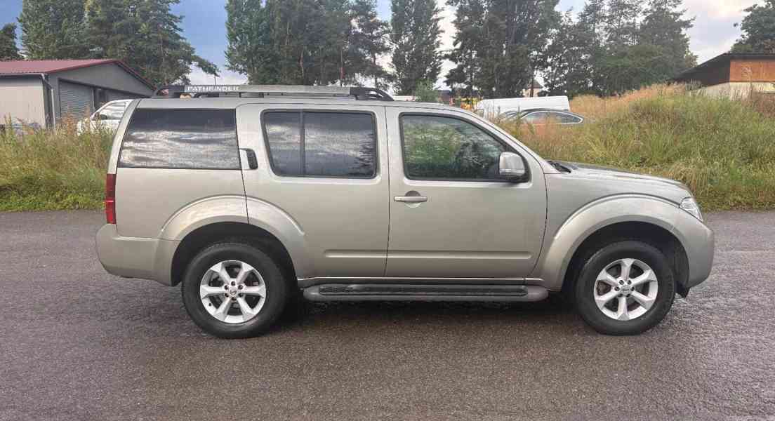 Nissan Pathfinder 2.5DCi 4x4 AUT. 140kw - foto 15