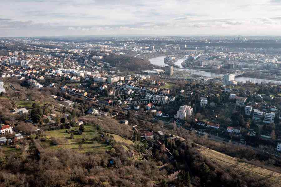 Prodej bytu 3+kk/T (95+37 m2) se zahradou (150 m2) a garáží - Praha 8, Troja, Vřesová ul. - foto 28