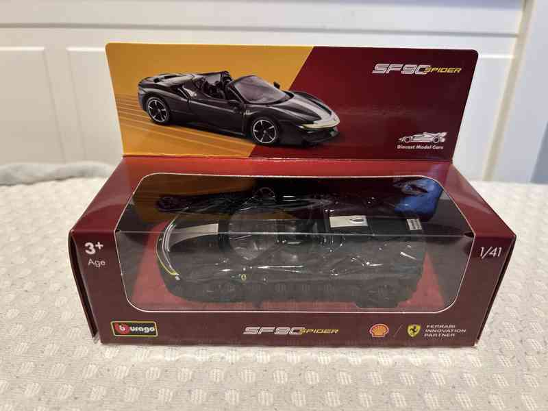 Model Ferrari SF90 Spider černý nový model - foto 7