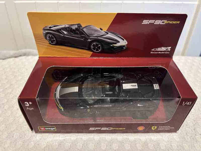 Model Ferrari SF90 Spider černý nový model - foto 6