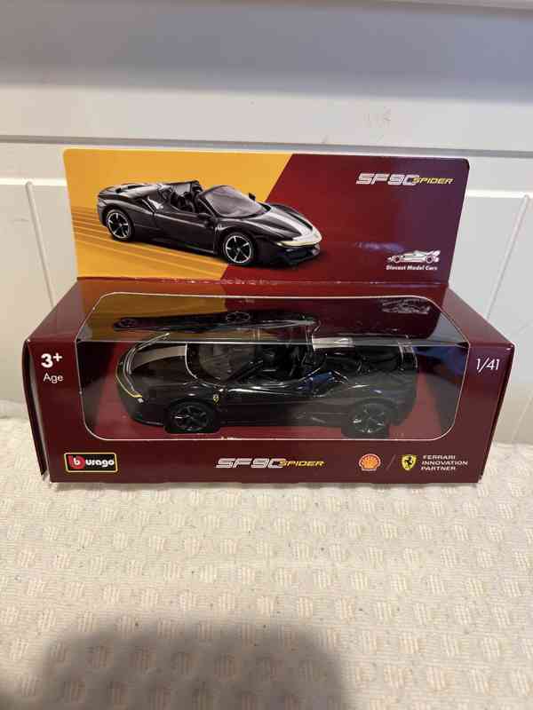 Model Ferrari SF90 Spider černý nový model - foto 2