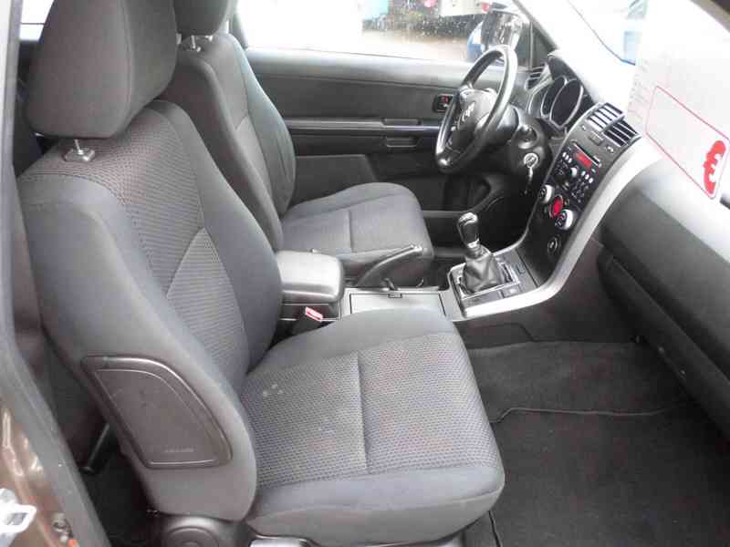 Suzuki Grand Vitara1.6i City benzín 78kw - foto 18