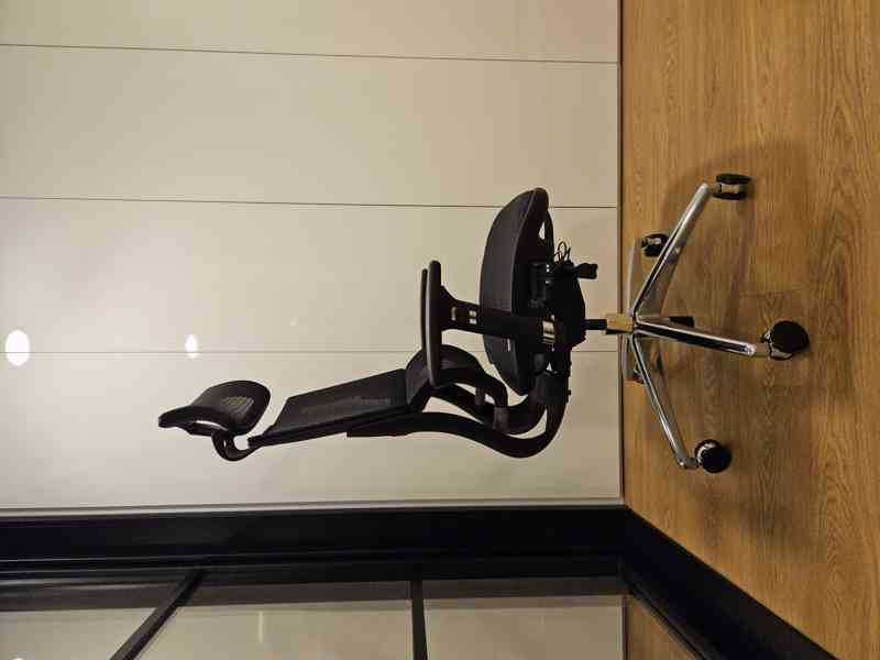 Kancelářská židle MERCURY TAURUS JNS-426A, černá W-11 - foto 2