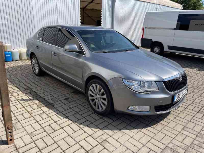 Škoda Superb 2,0   2 - foto 7