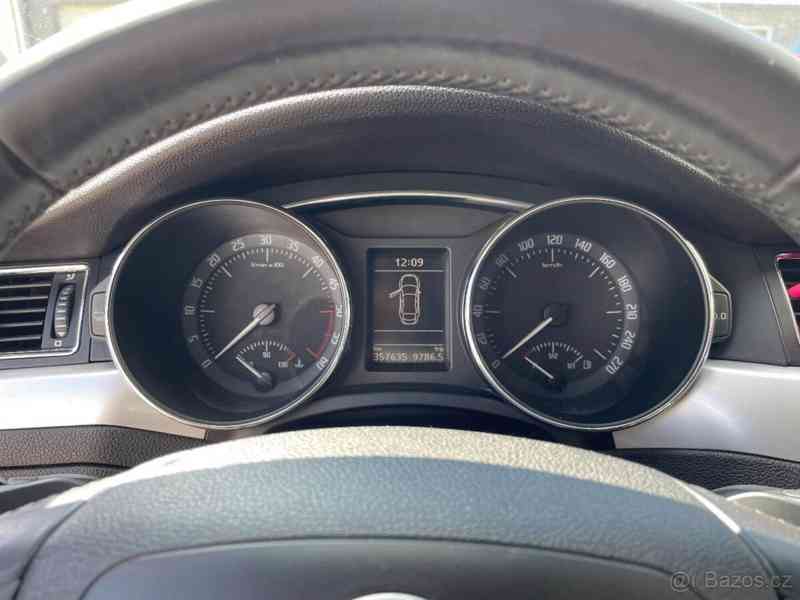 Škoda Superb 2,0   2 - foto 3