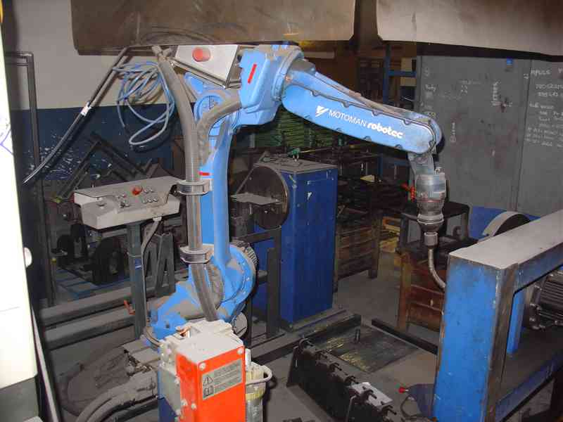 Použité svařovací robotizované pracoviště Motoman EA 1400N - foto 3