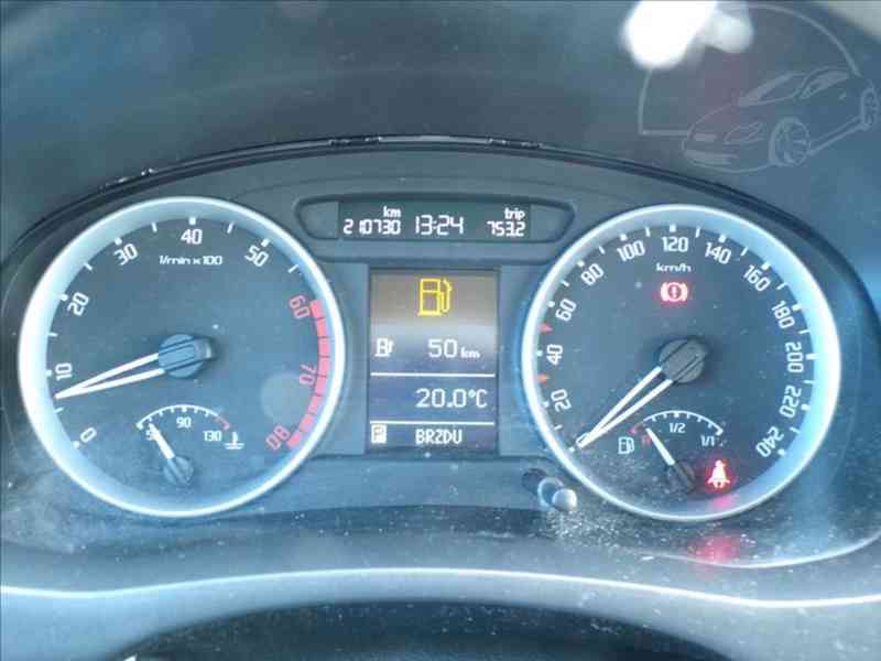 Škoda Fabia 1,6 16V AUTOMAT - foto 6