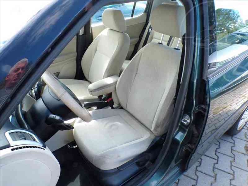 Škoda Fabia 1,6 16V AUTOMAT - foto 8