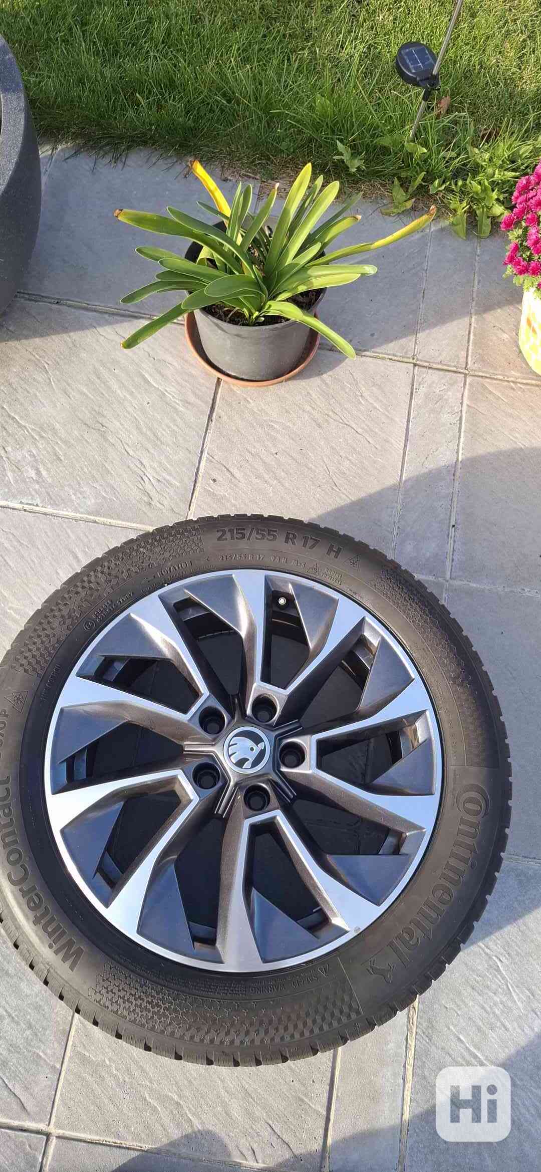 Prodám ORIGINÁL zimní alu kola + zimní pneumatiky R17 - foto 1