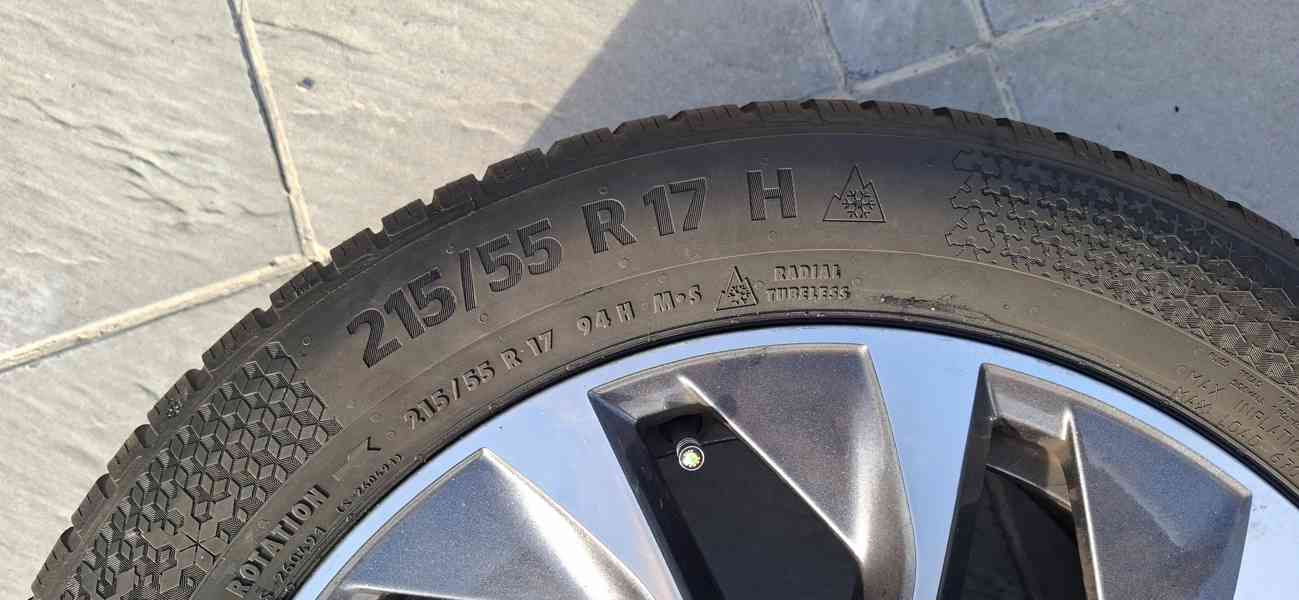 Prodám ORIGINÁL zimní alu kola + zimní pneumatiky R17 - foto 6