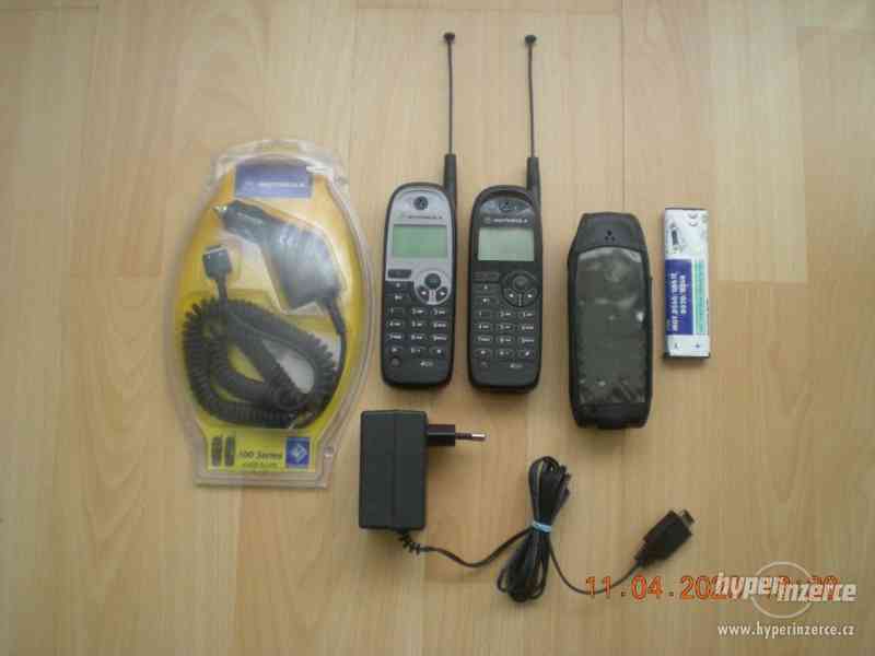 Motorola d520 - mobilní telefony z r.1999 - foto 1