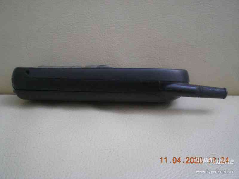 Motorola d520 - mobilní telefony z r.1999 - foto 12