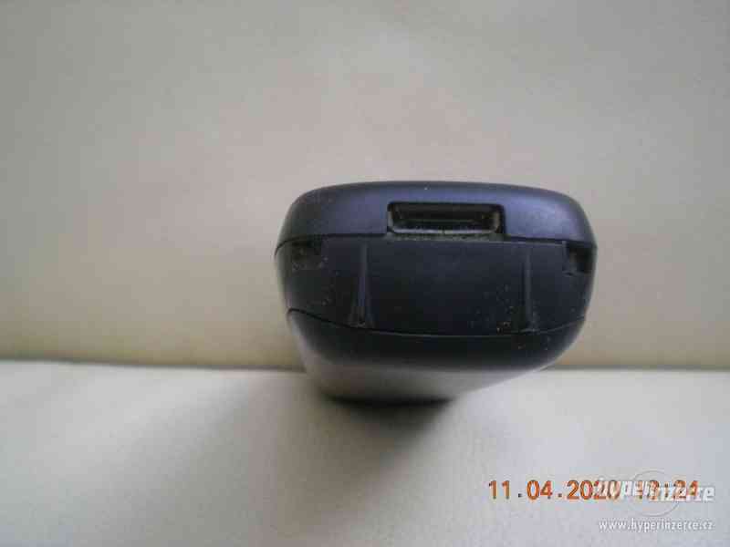 Motorola d520 - mobilní telefony z r.1999 - foto 14