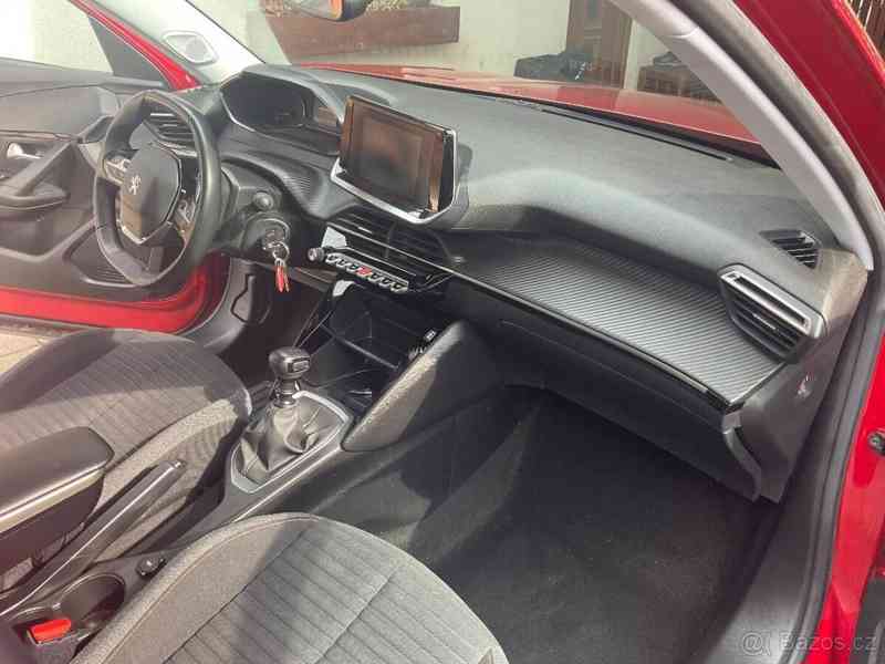 Peugeot 2008 1,2 - foto 8