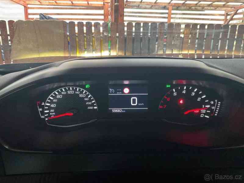 Peugeot 2008 1,2 - foto 9