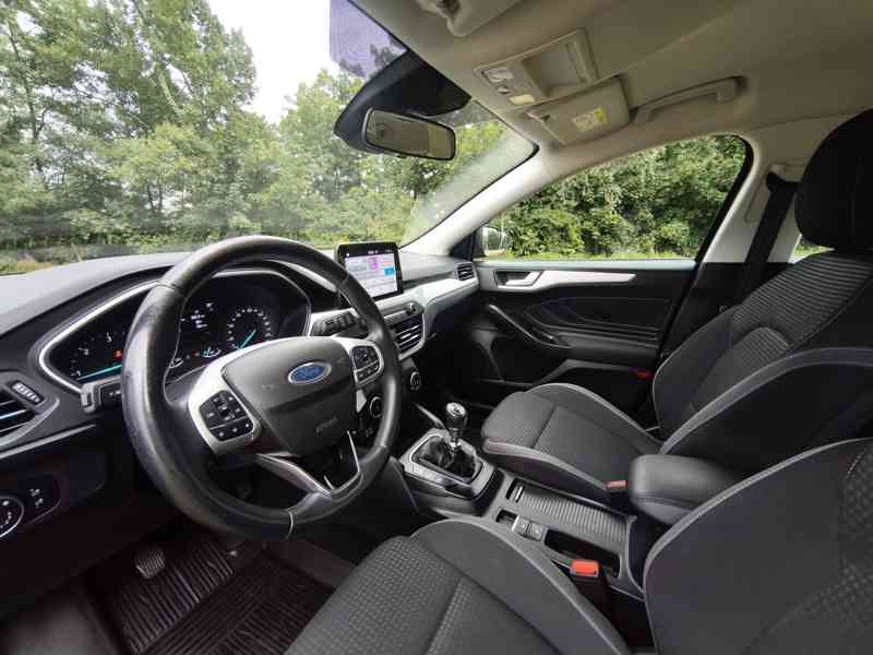 Ford Focus kombi 1.5 TDCi 88kW ČR 2021 1.maj garáž n.rozvody - foto 12