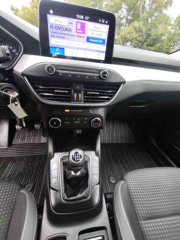 Ford Focus kombi 1.5 TDCi 88kW ČR 2021 1.maj garáž n.rozvody - foto 15