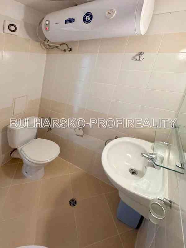 EXKLUZIVNÍ 2+kk (54 m²) | PROSTORNÁ TERASA | VÝHLED NA BAZÉN - foto 11