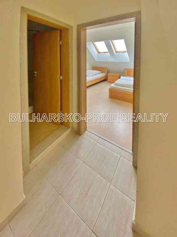 EXKLUZIVNÍ 2+kk (54 m²) | PROSTORNÁ TERASA | VÝHLED NA BAZÉN - foto 7