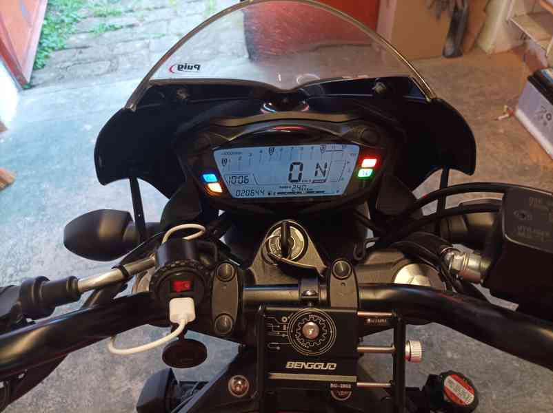 Suzuki SV650 - foto 4
