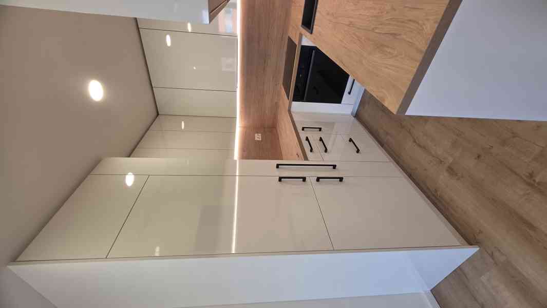 Byt 2+kk s lodžií,  po kompletní rekonstrukci - foto 3