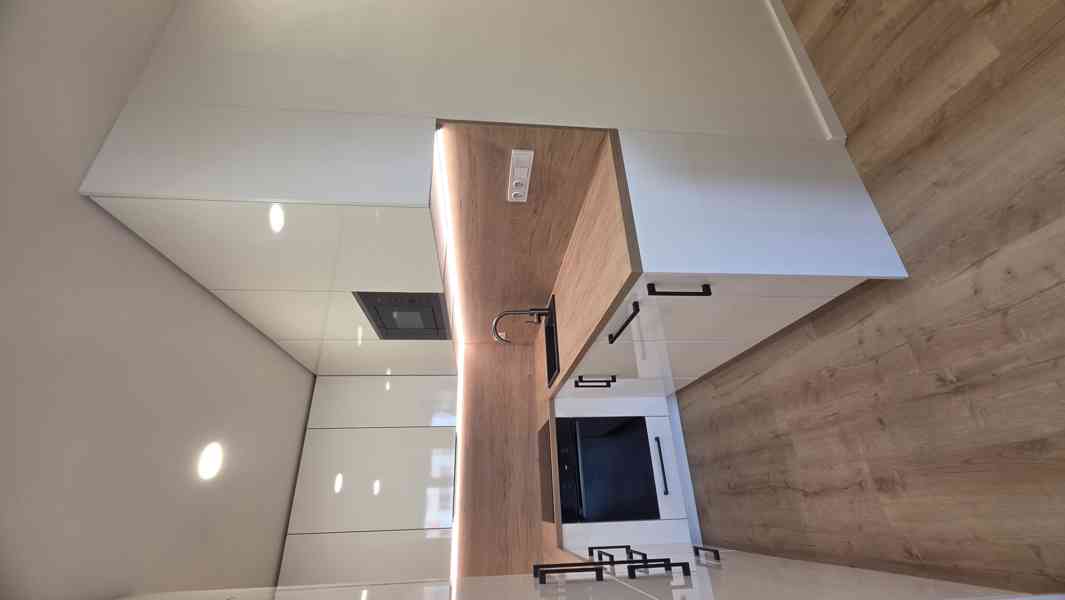 Byt 2+kk s lodžií,  po kompletní rekonstrukci - foto 2