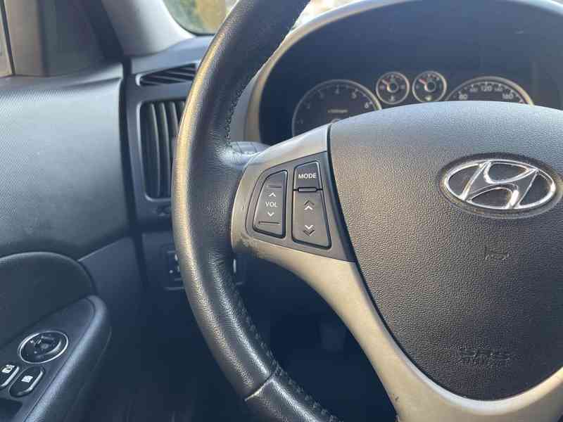 HYUNDAI I30, 1.4 BENZIN, 80 kW, 2.majitel, 108 tis. km!!! - foto 13