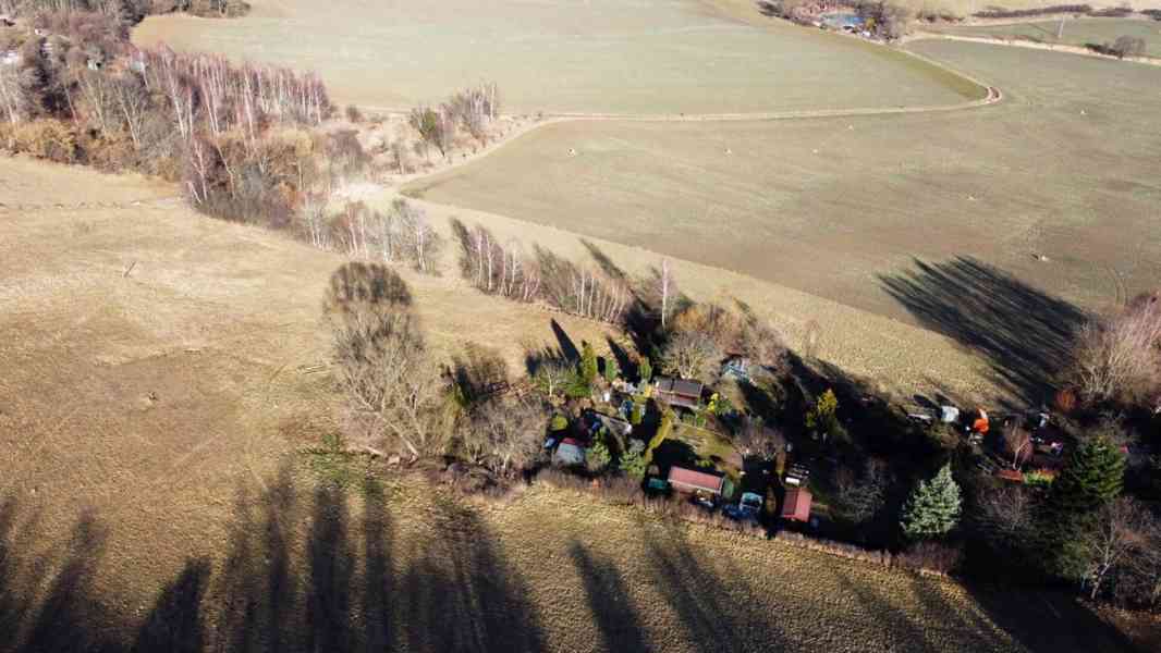 Prodej krajní zahrádky s chatkou v Sušici - foto 19