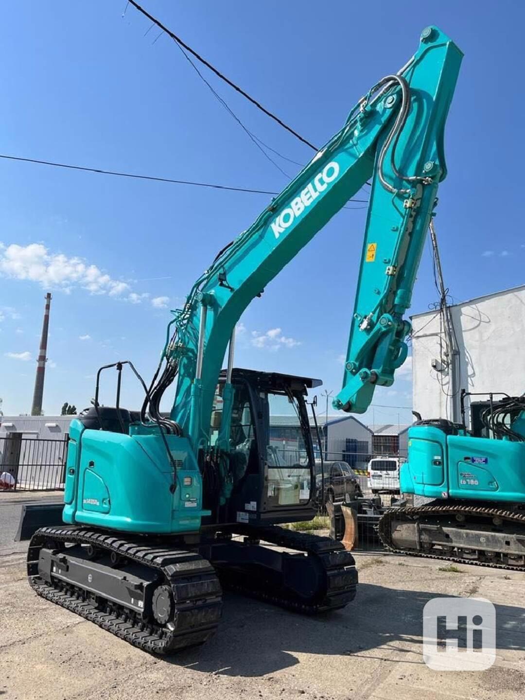 Pelle Sur Chenilles CONRAD – KOBELCO SK140SRLC-7 – Échelle 1/50 – Modèle Réduit (CON2220/01) Neuf