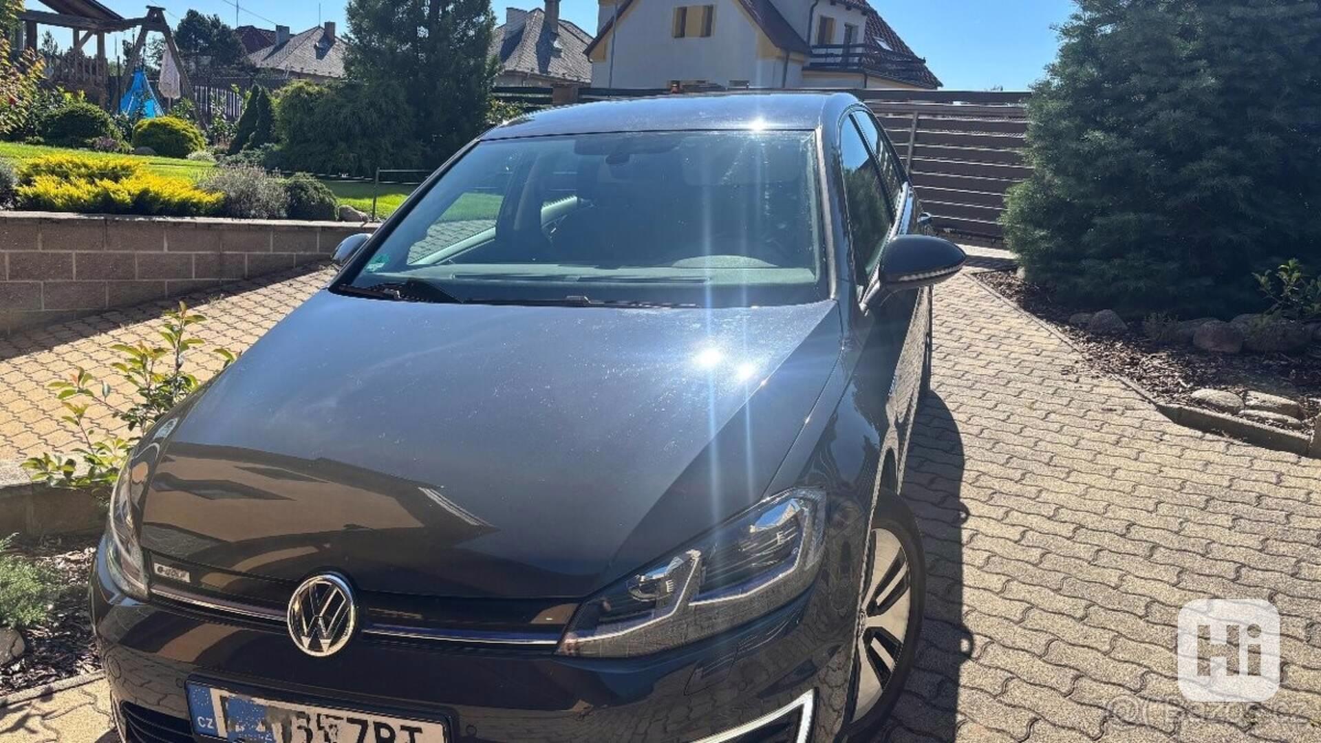 Volkswagen Golf -e - foto 1