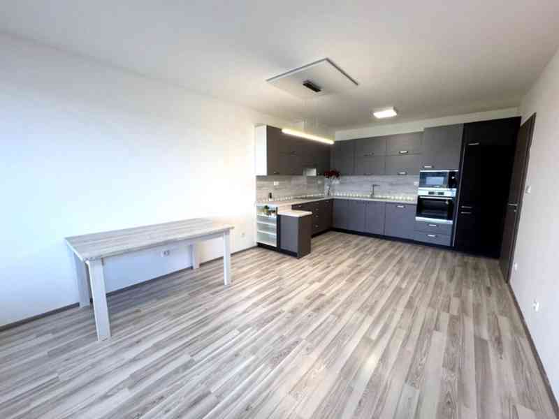 PRONÁJEM BYTU 2+KK V RAJHRADĚ U BRNA - foto 2