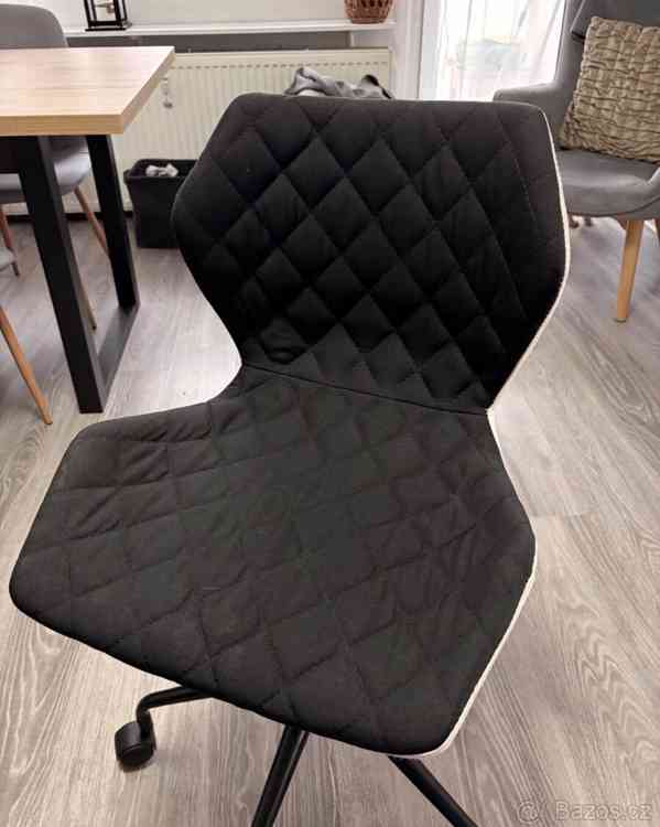 Židle MATRIX na černé kolečkové podstavě - černá - foto 2