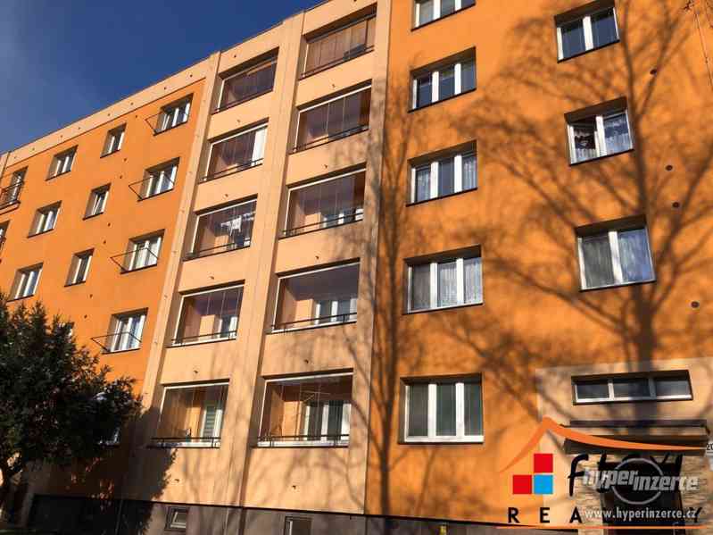 Pronájem zrekonstruovaného bytu 2+1, 54m2 - Karviná - Mizerova, ul. Majakovského - foto 1