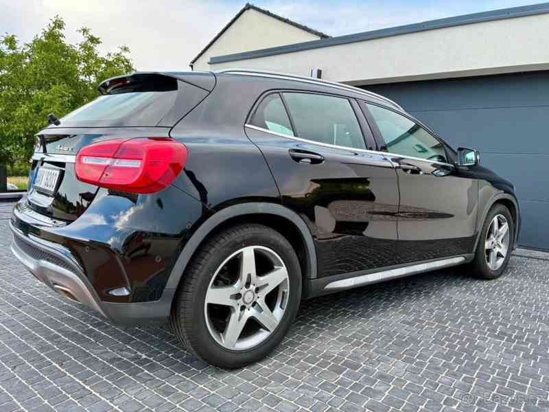 Mercedes-Benz GLA 200d 4Matic AMG paket - foto 8