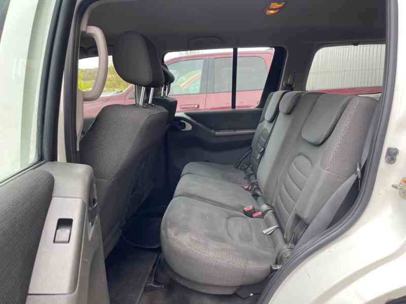 Nissan Pathfinder 2.5 dCi 4WD 140kw - foto 6