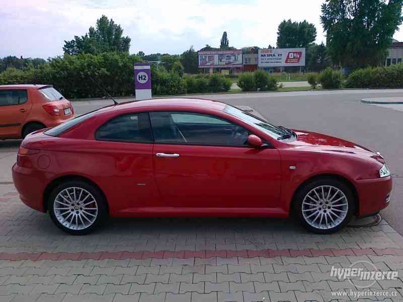Prodám Alfa Romeo GT 2.0 JTS - foto 3